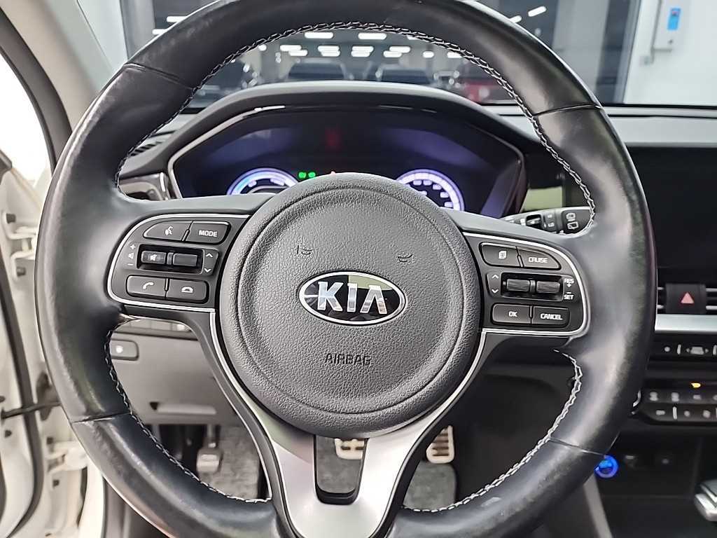 KIA Niro - Vista 9