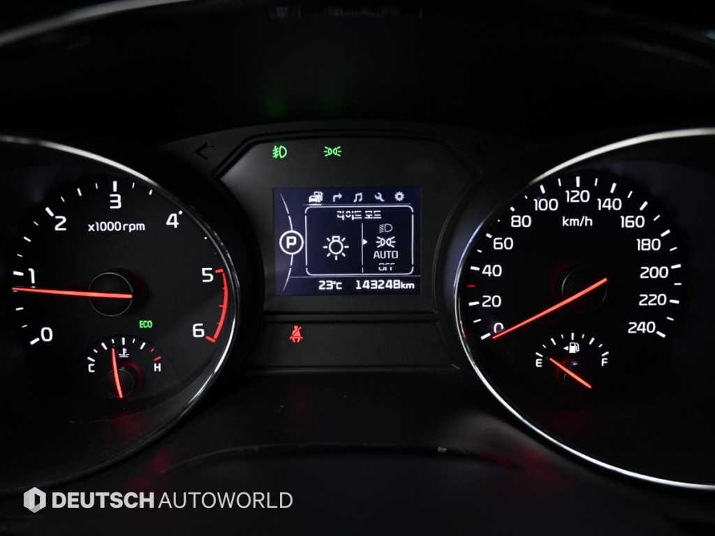 KIA Carnival - Vista 8