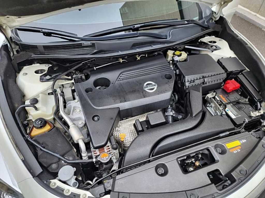 Nissan Altima - Vista 7