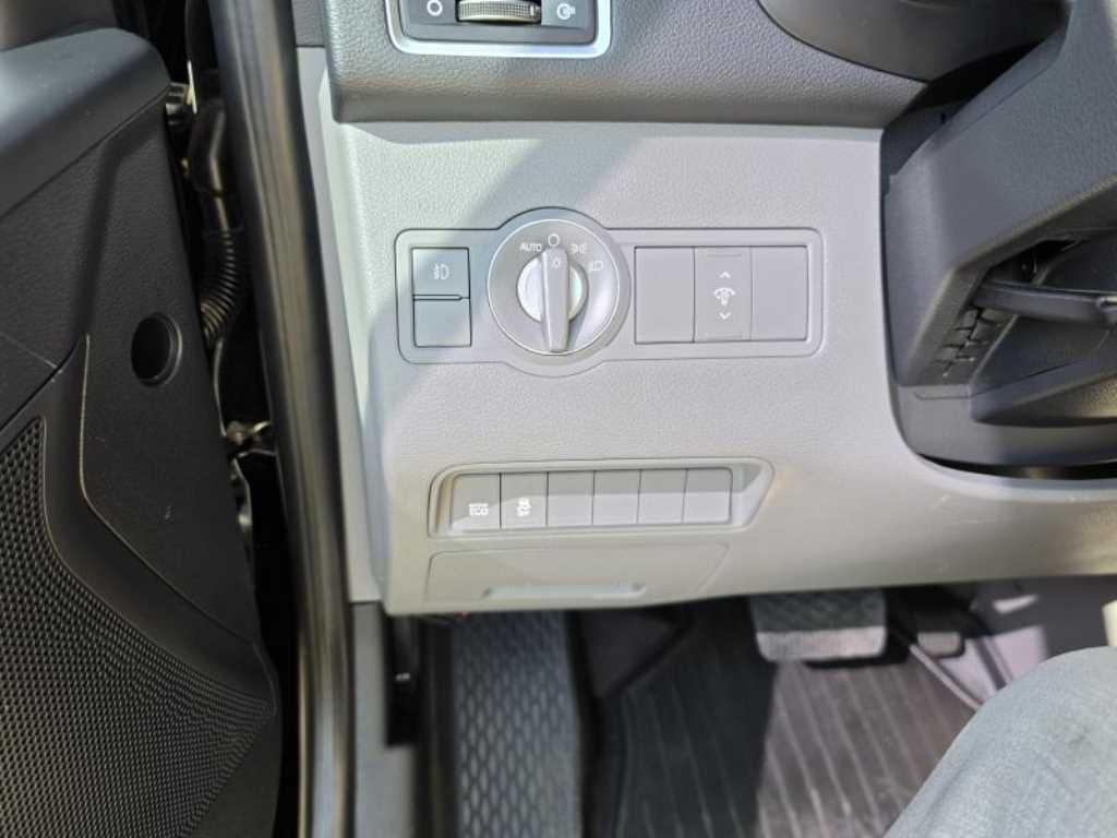 HYUNDAI Solati - Vista 11