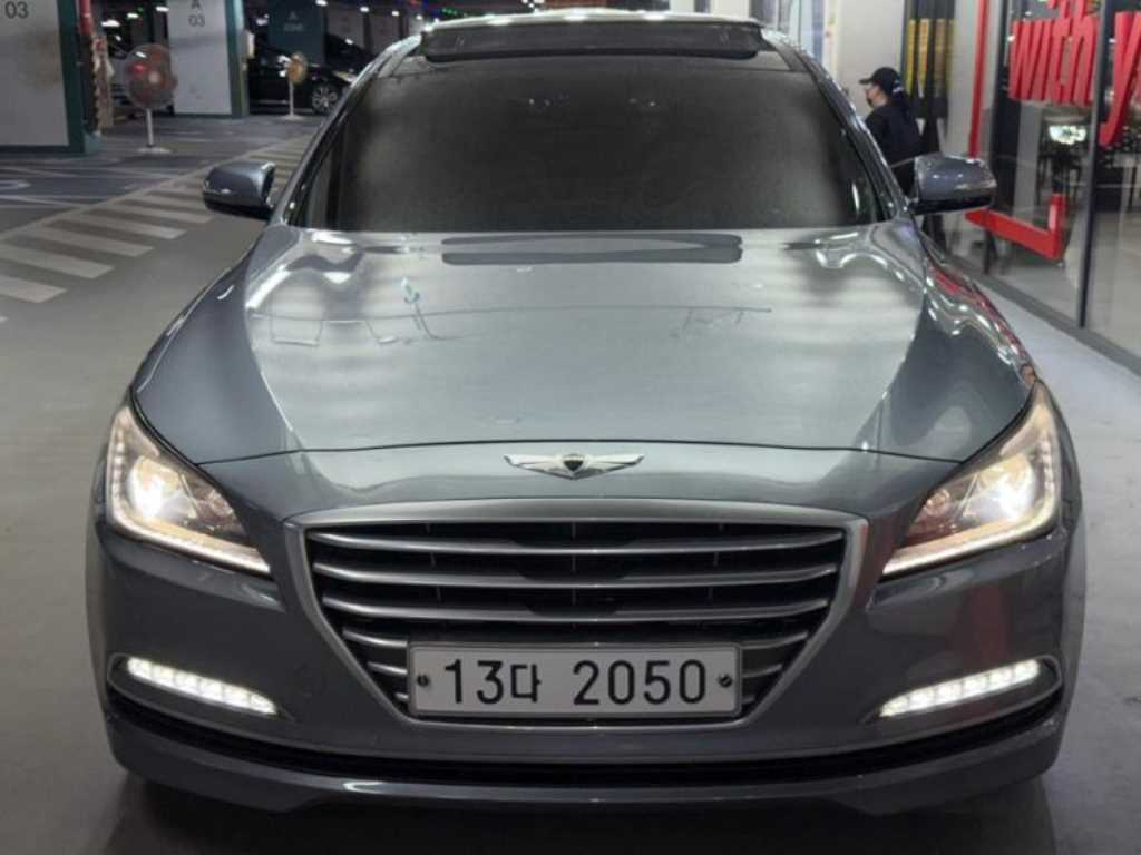 HYUNDAI Genesis