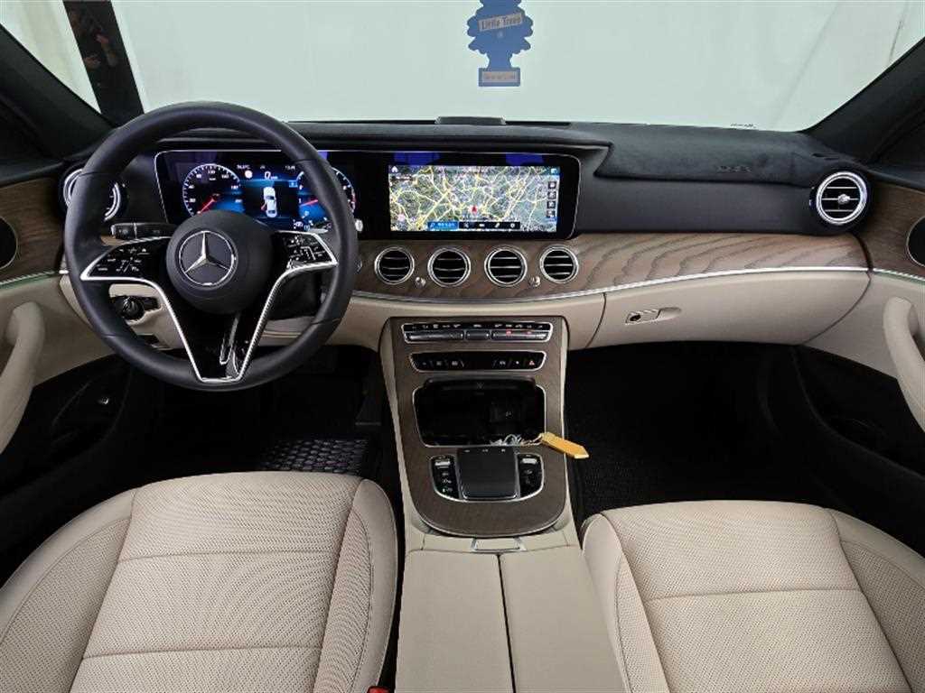 Mercedes Benz E class - Vista 7