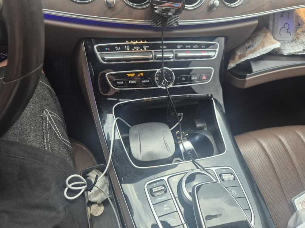 Mercedes Benz E class - Vista 11