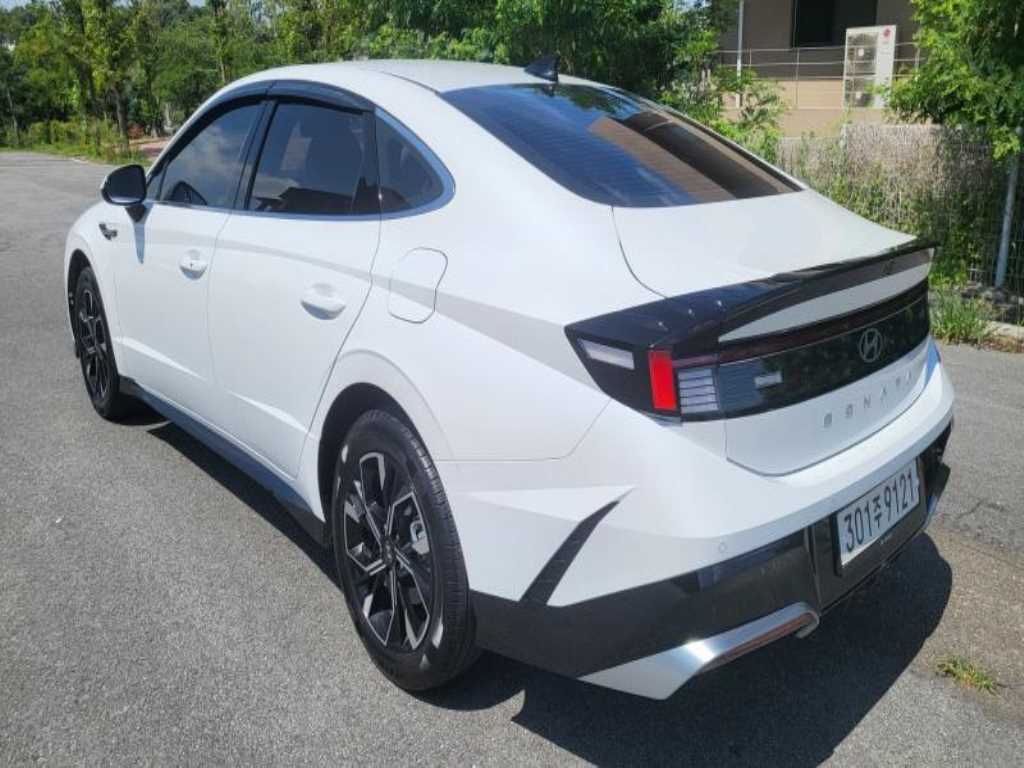 HYUNDAI Sonata - Vista 9