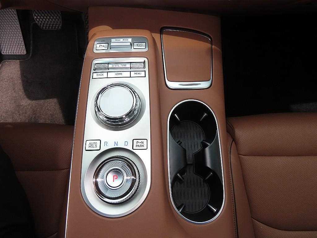 Genesis GV70 - Vista 10