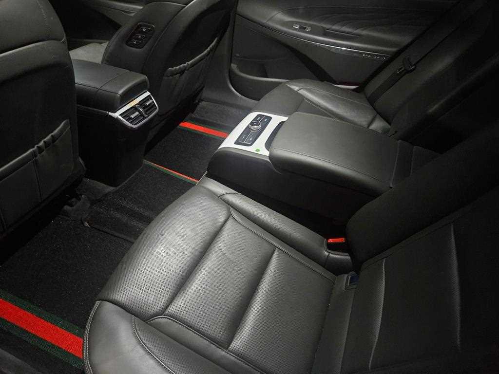 HYUNDAI Grandeur - Vista 9