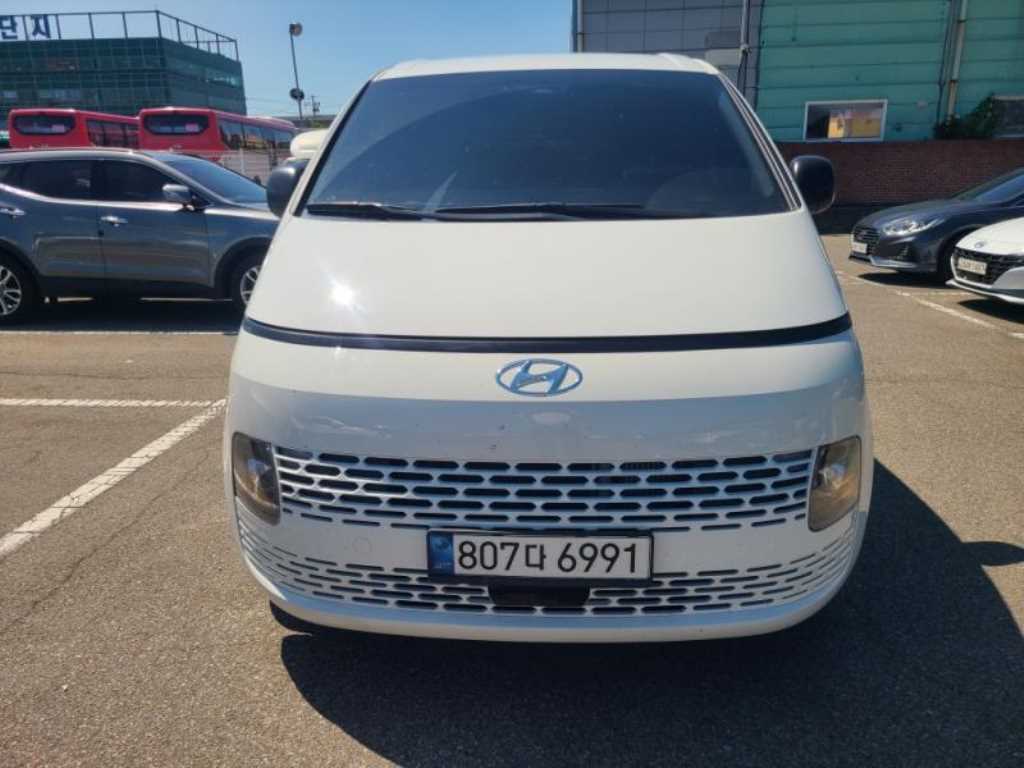 HYUNDAI Staria - Vista 2