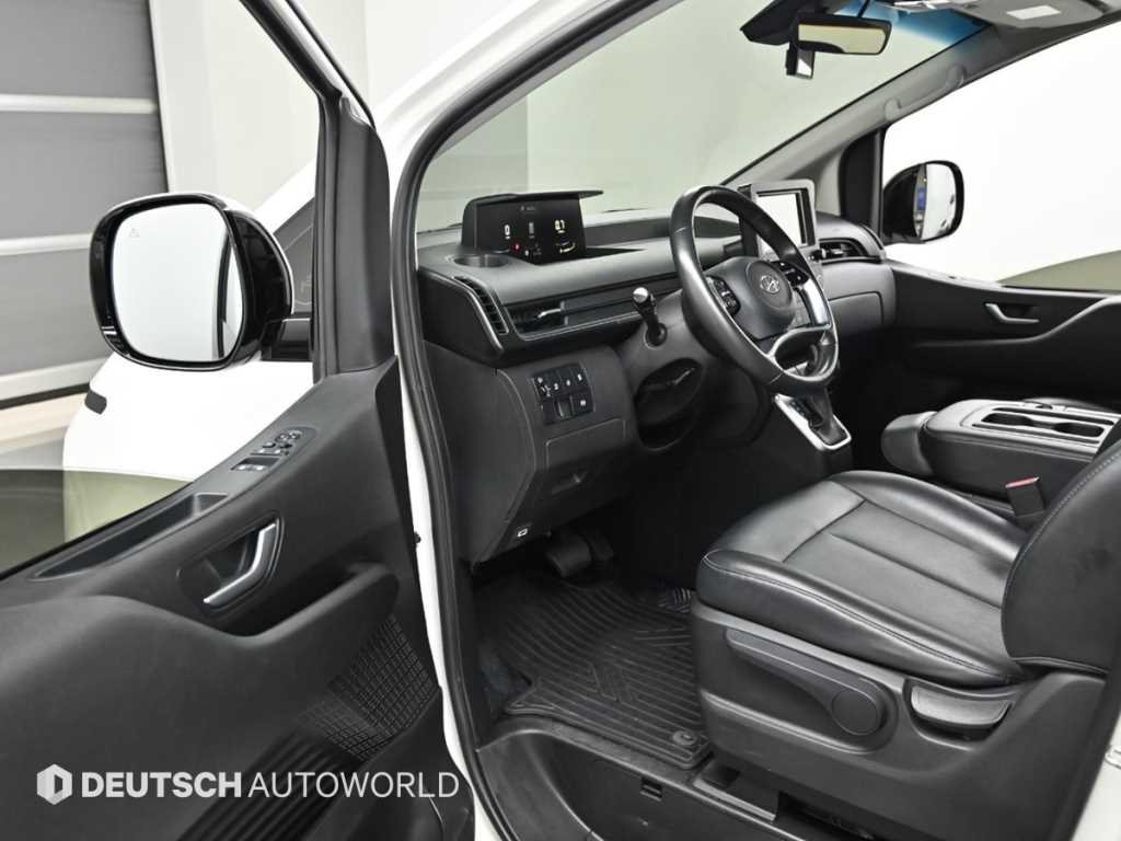 HYUNDAI Staria - Vista 11