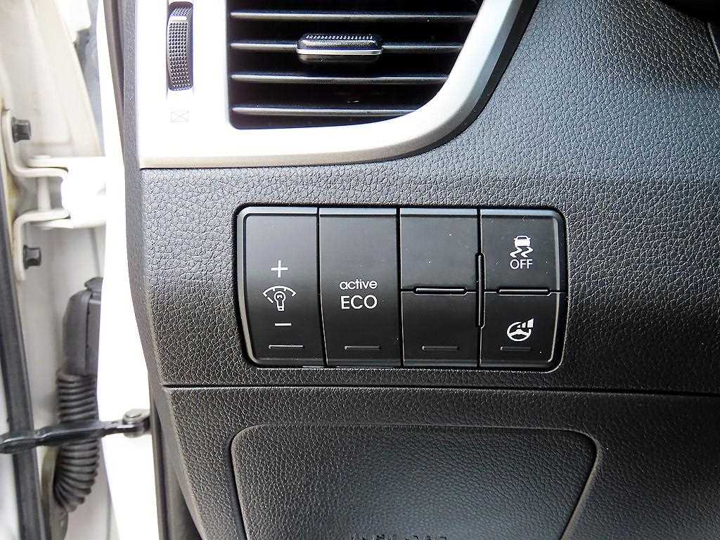 HYUNDAI i30 - Vista 12