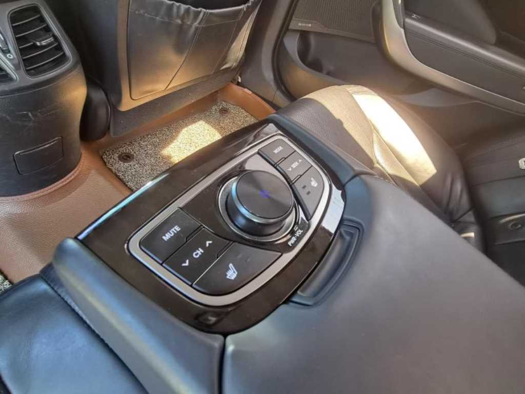 HYUNDAI Grandeur - Vista 6