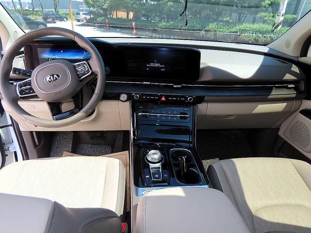 KIA Carnival - Vista 7