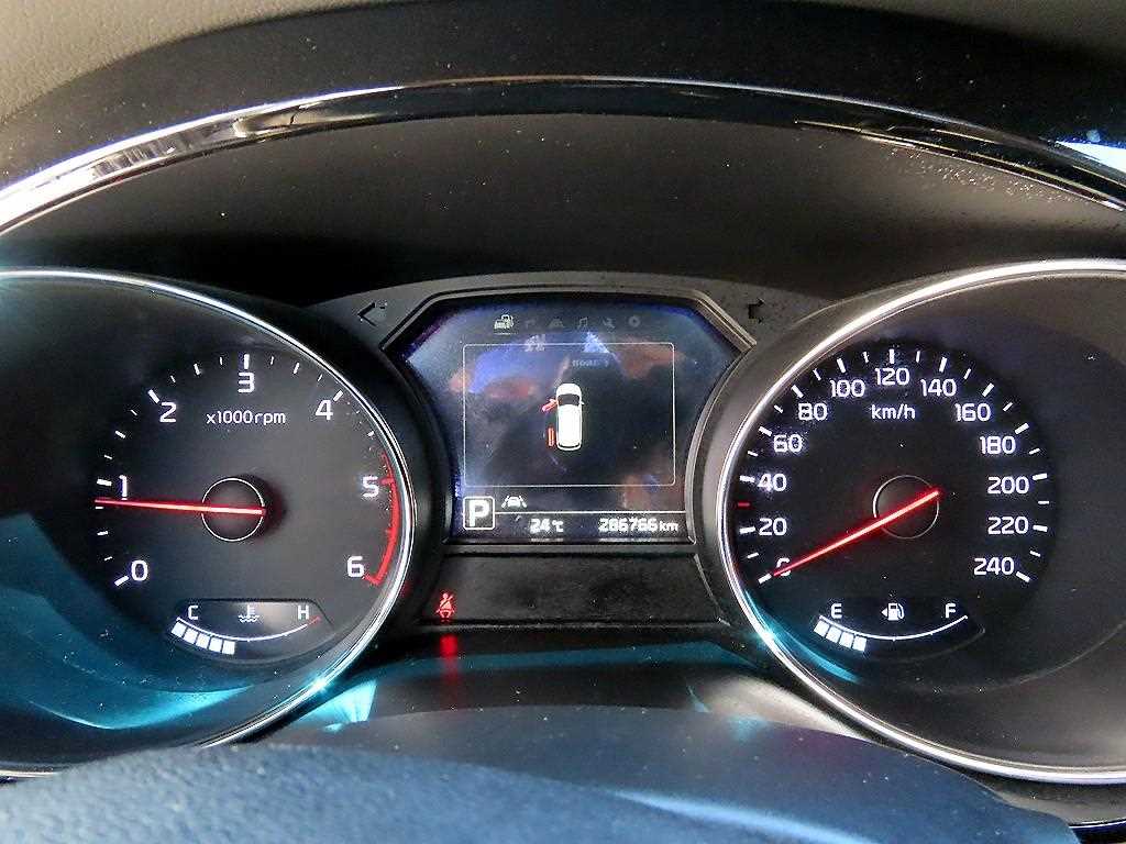 KIA Carnival - Vista 10