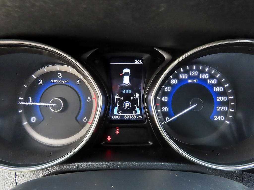 HYUNDAI i30 - Vista 9