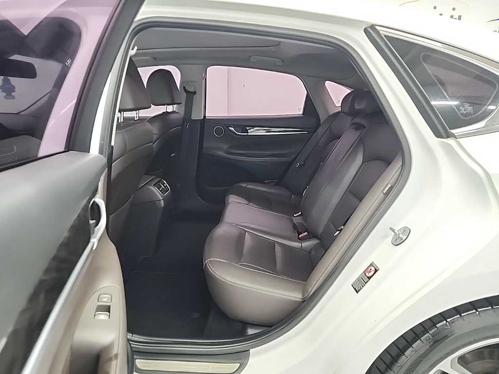 HYUNDAI Grandeur - Vista 12