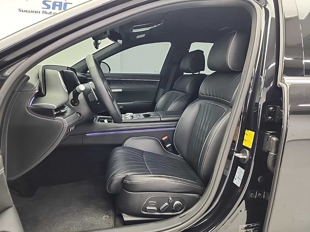 Genesis G90 - Vista 11