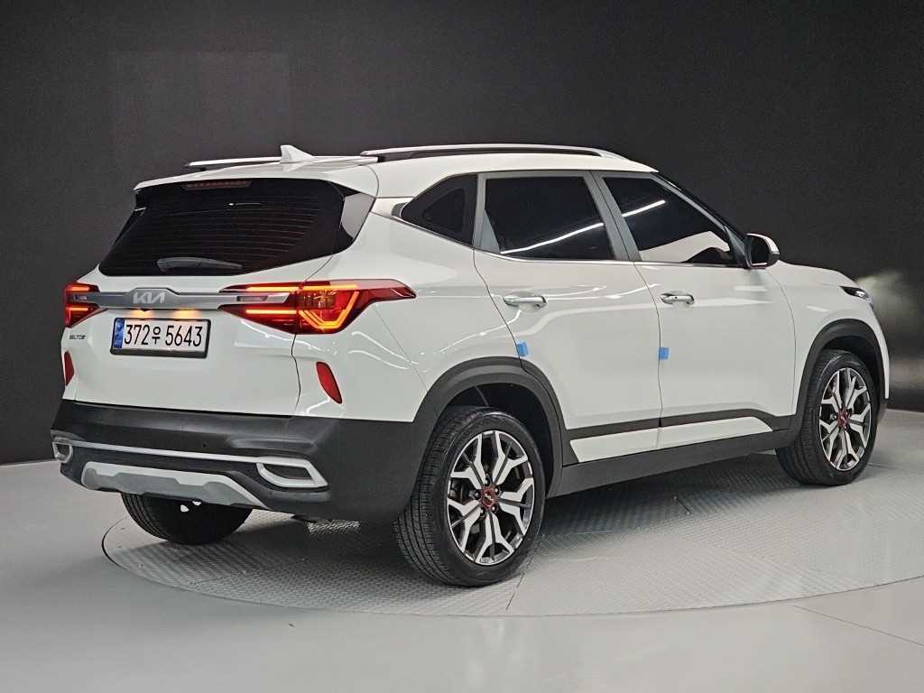 KIA Seltos - Vista 4