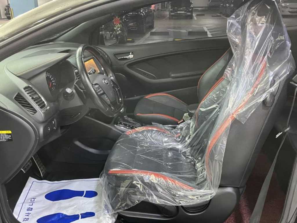 KIA K3 - Vista 10