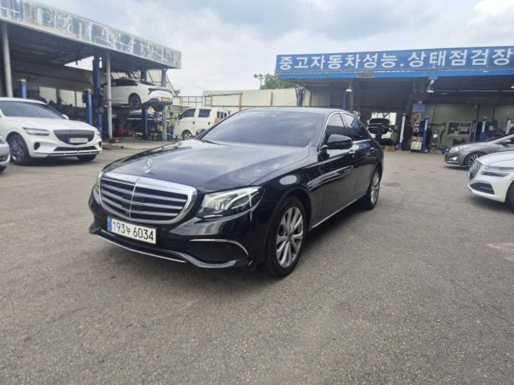 Mercedes Benz E class - Vista 2