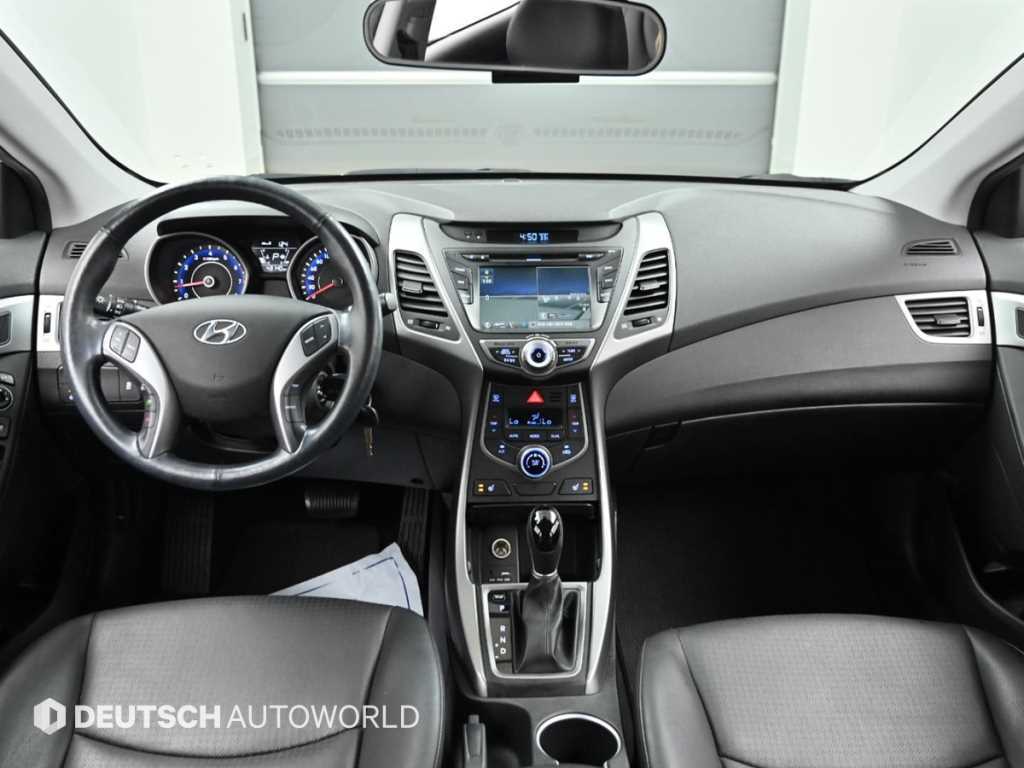 HYUNDAI Avante - Vista 7