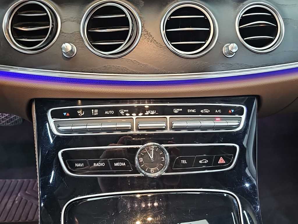 Mercedes Benz E class - Vista 10