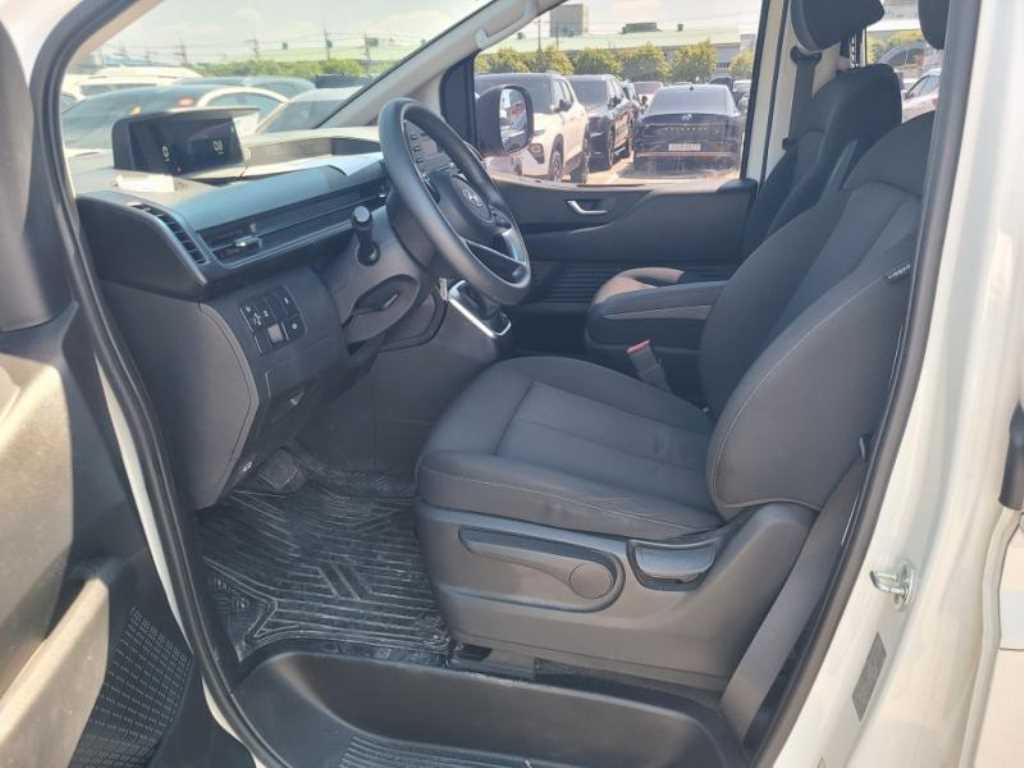 HYUNDAI Staria - Vista 5
