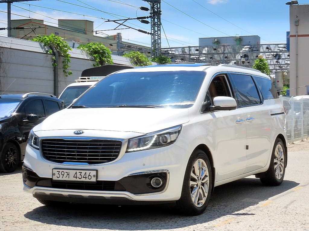 KIA Carnival - Vista 2