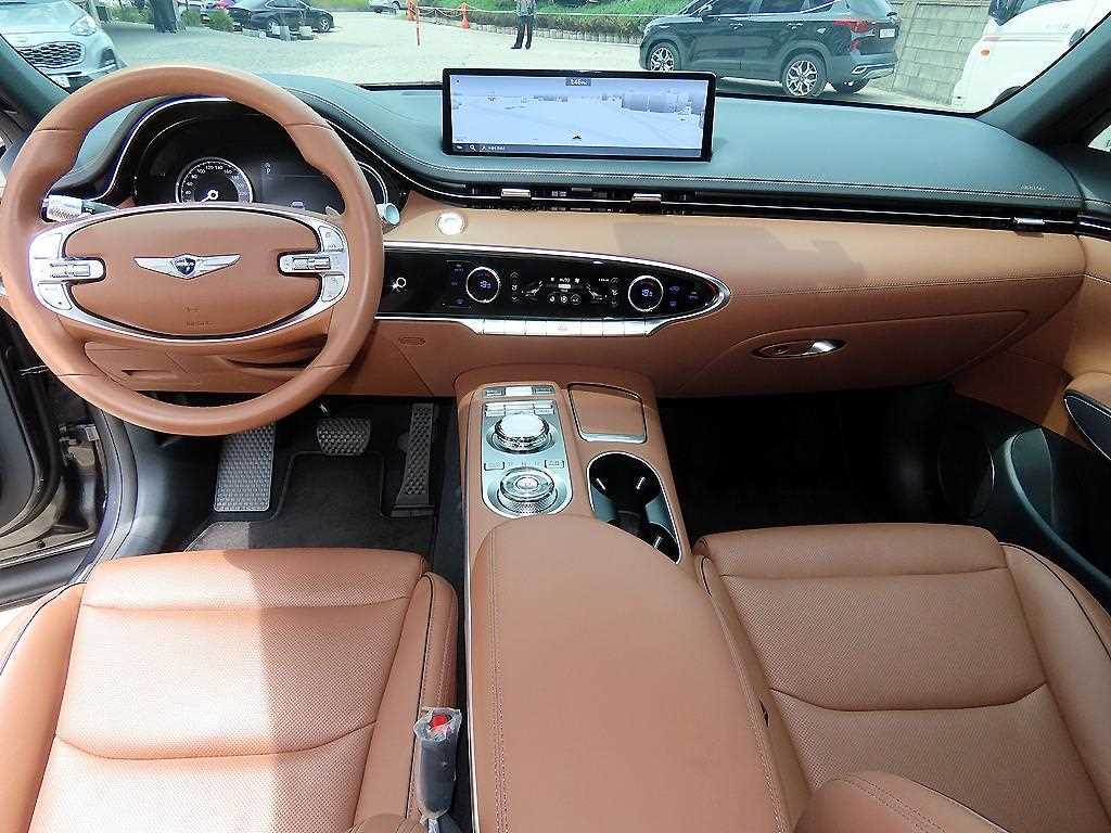 Genesis GV70 - Vista 7