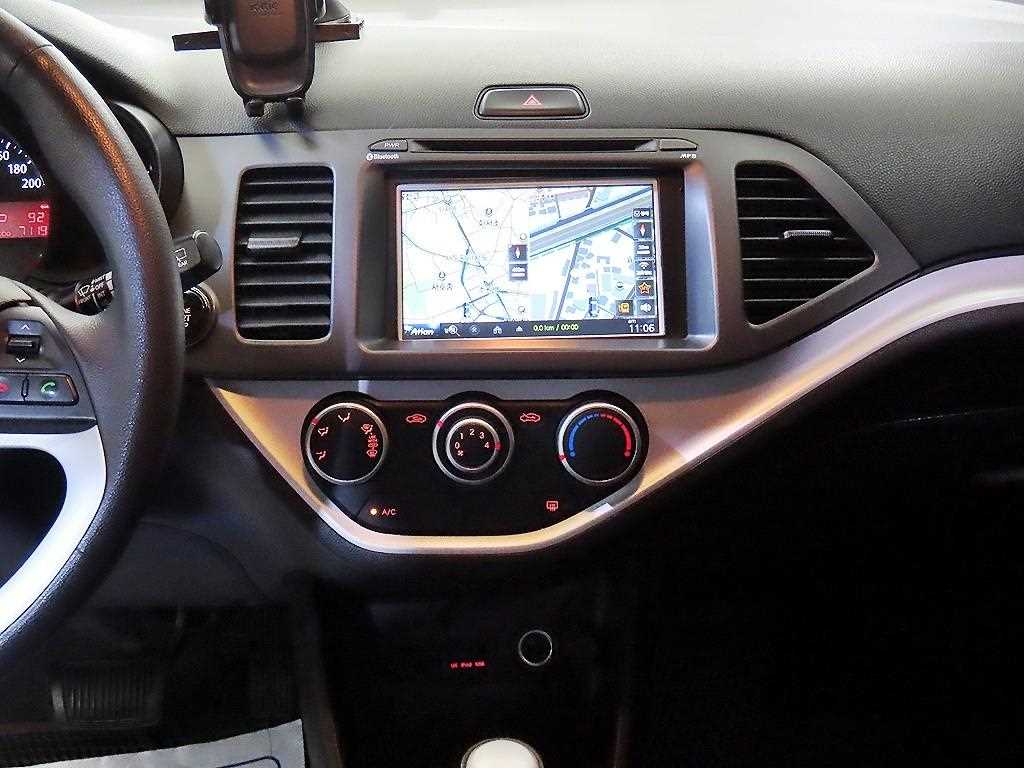 KIA Morning - Vista 11