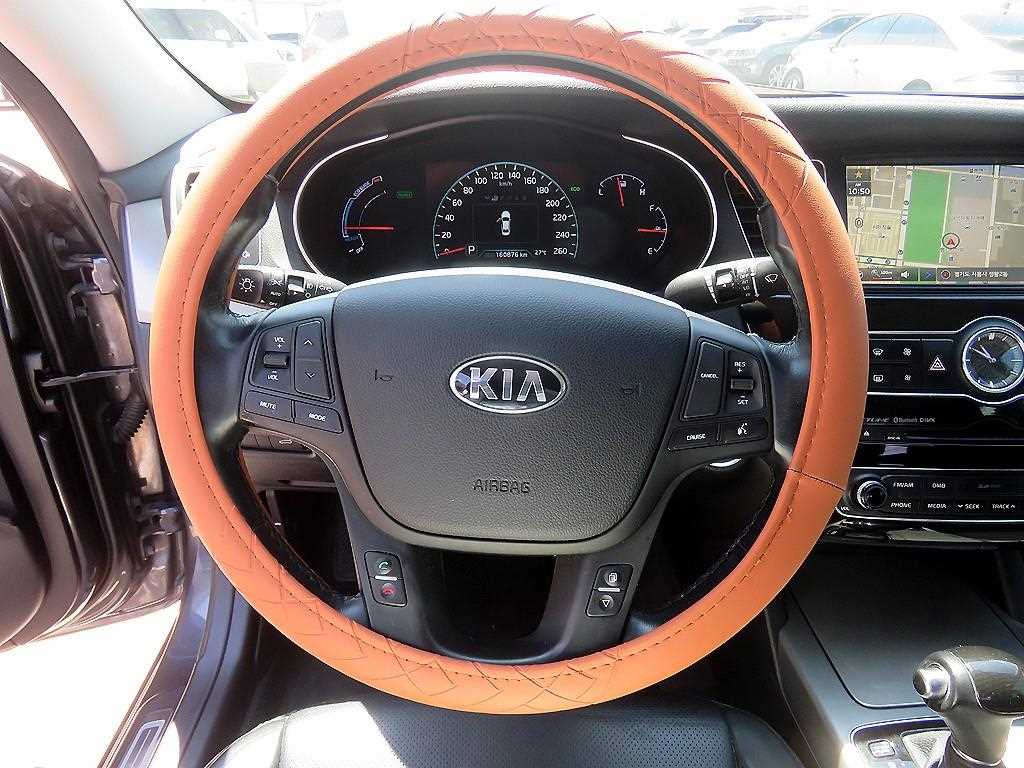 KIA K7 - Vista 10