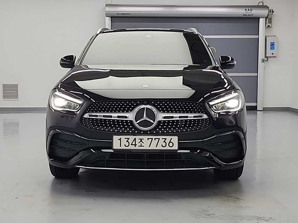 Mercedes Benz GLA Class - Vista 2