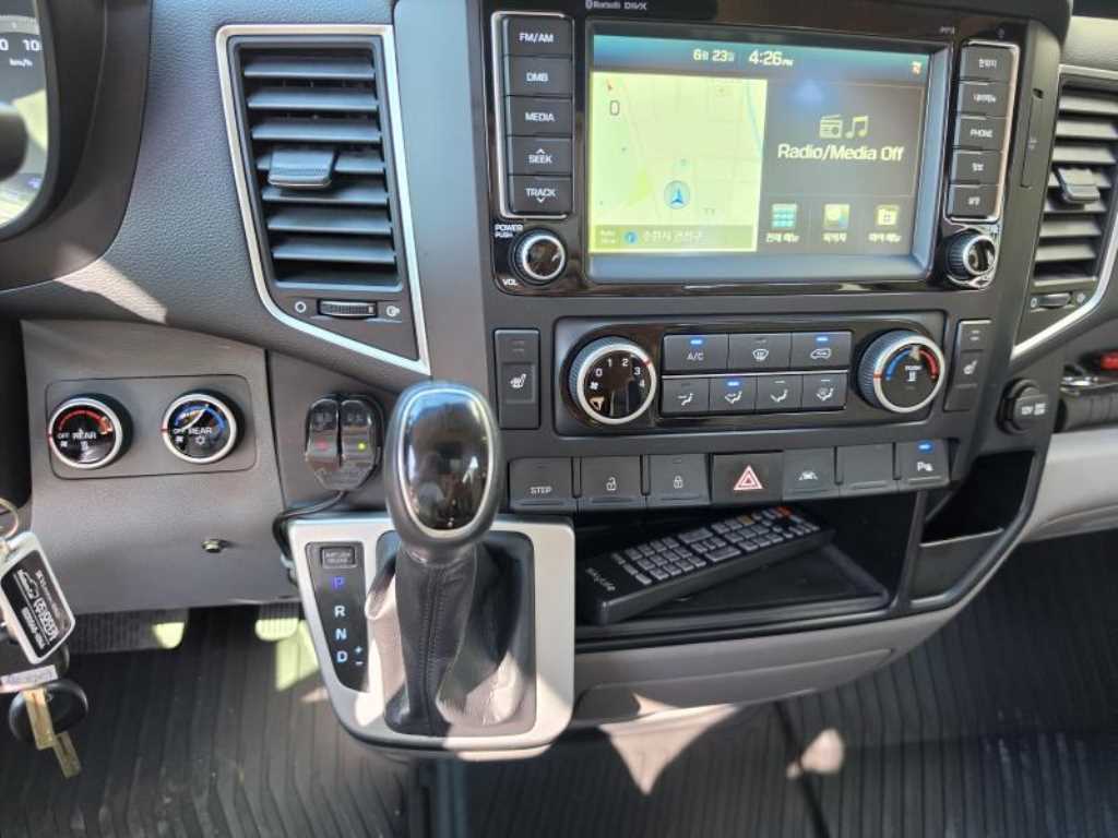HYUNDAI Solati 2017 Negro - Importación desde Corea - HF Imports Iquique - Foto 16