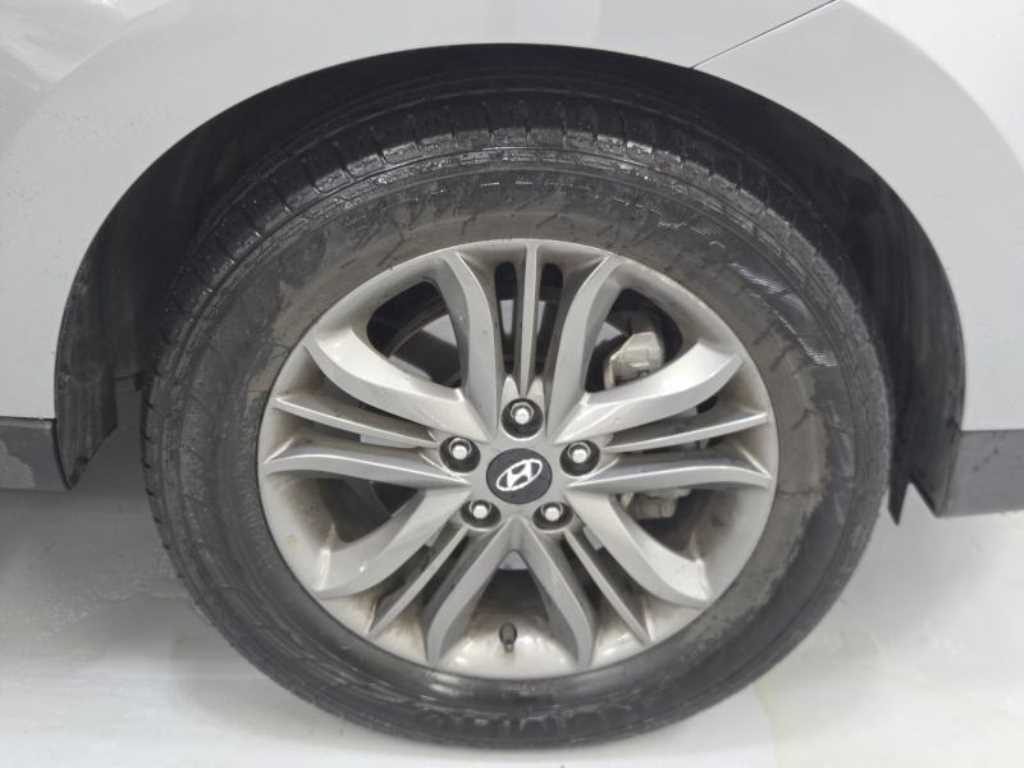 HYUNDAI Tucson - Vista 5