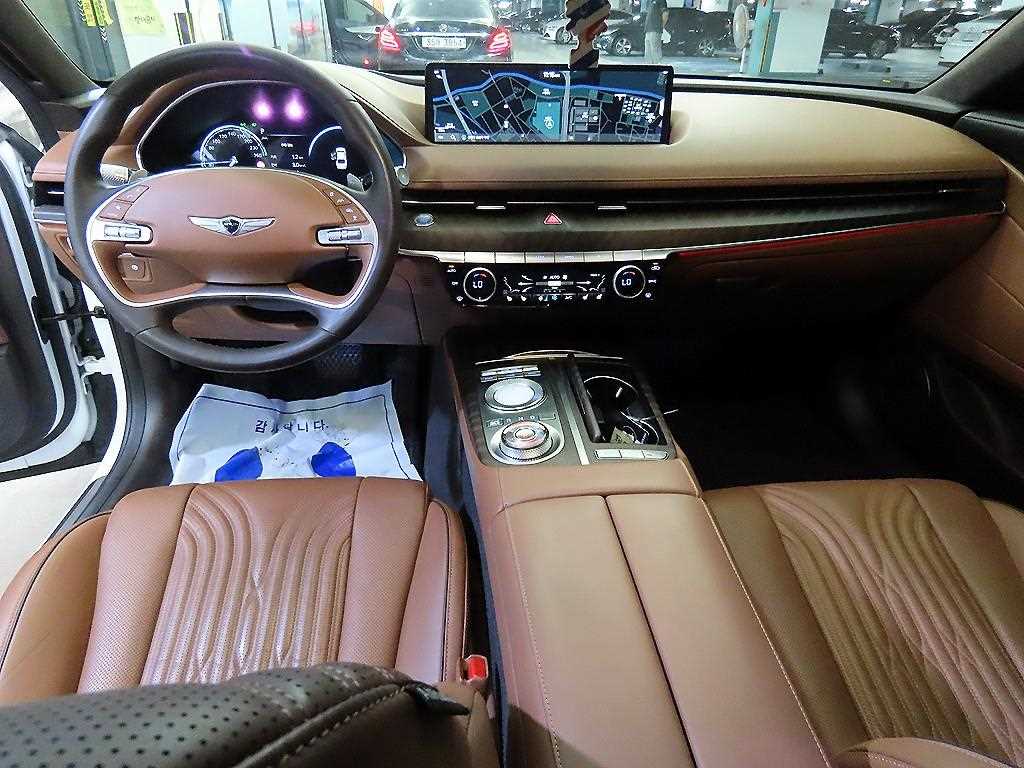 Genesis G80 - Vista 10