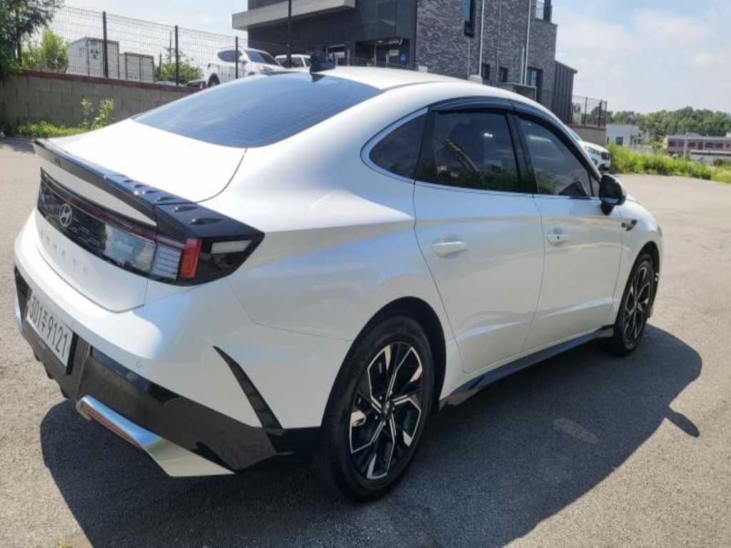 HYUNDAI Sonata - Vista 7