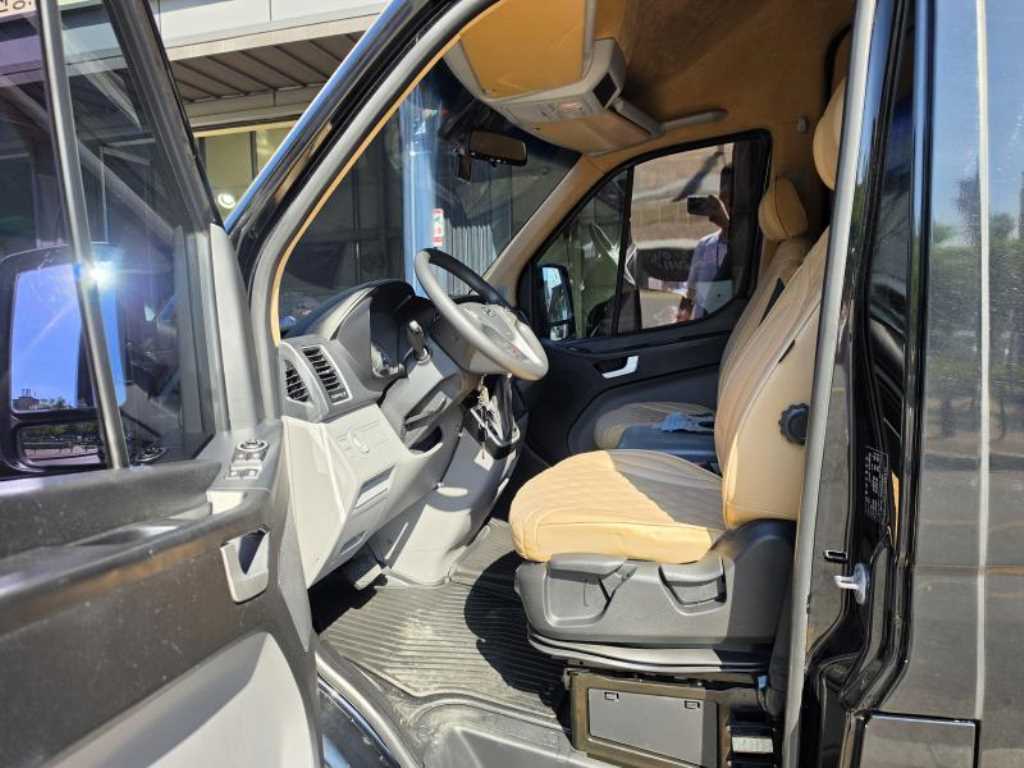 HYUNDAI Solati - Vista 5