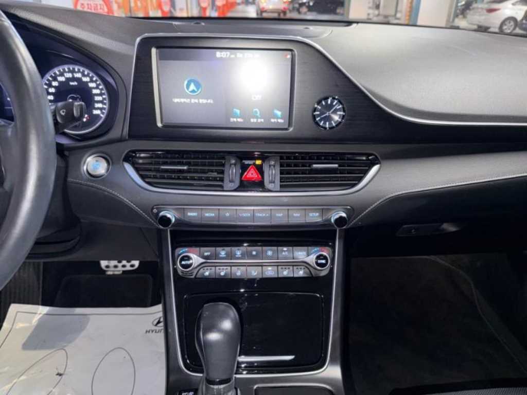 HYUNDAI Grandeur - Vista 10