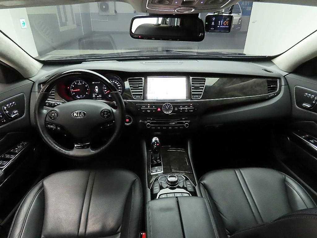 KIA K9 - Vista 8