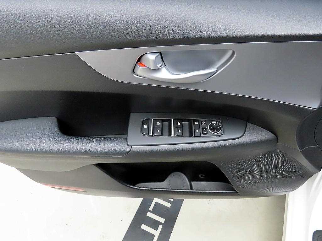 KIA K3 - Vista 11