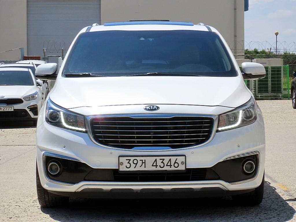 KIA Carnival 2017 Blanco - Importación desde Corea - HF Imports Iquique - Foto 1