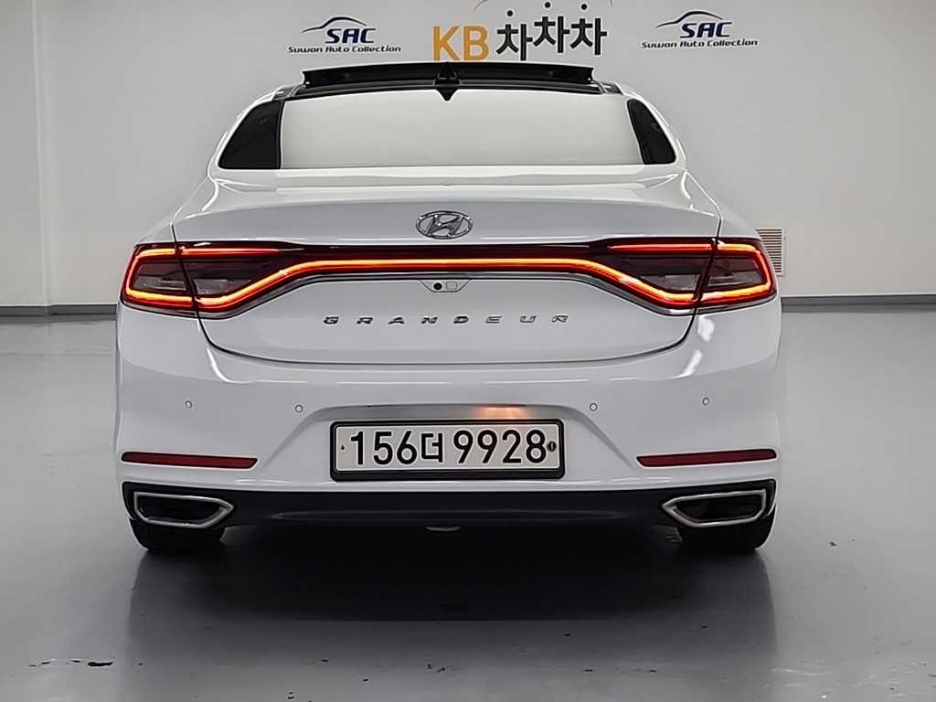 HYUNDAI Grandeur - Vista 3
