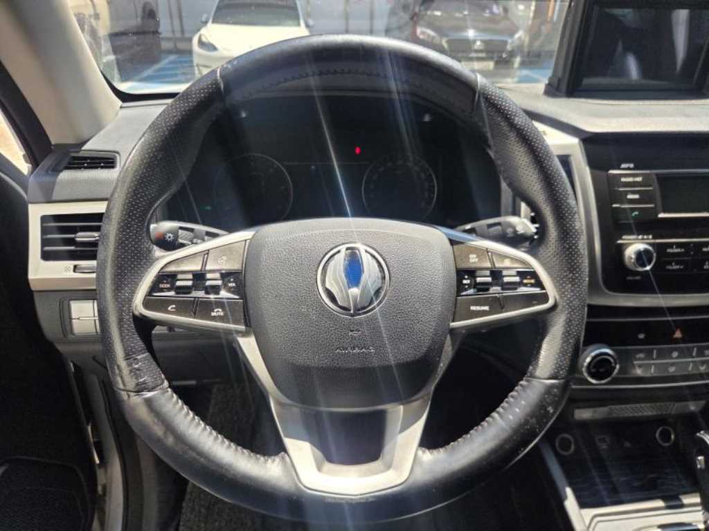 Ssangyong Rexton - Vista 9