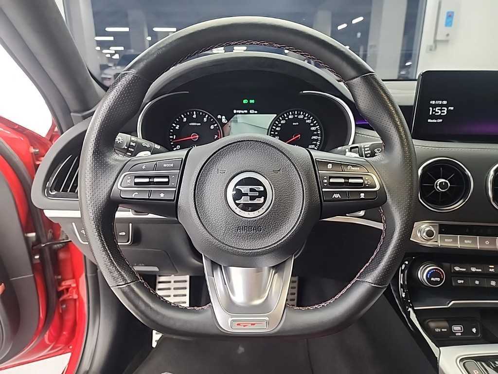 KIA Stinger - Vista 9
