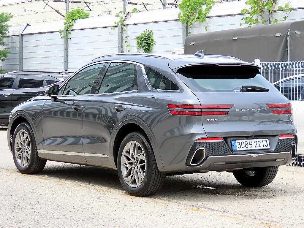 Genesis GV70 - Vista 3