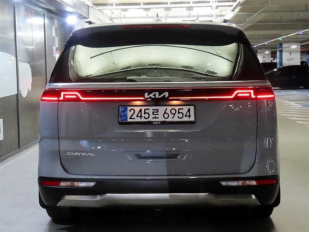 KIA Carnival - Vista 5