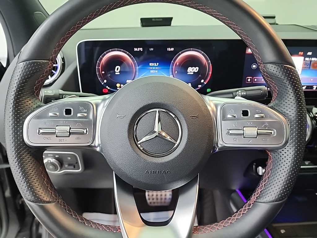 Mercedes Benz GLA Class - Vista 9