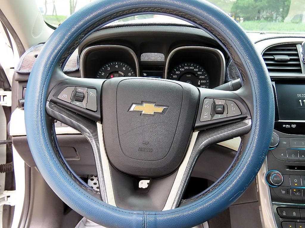 Chevrolet Malibu - Vista 8