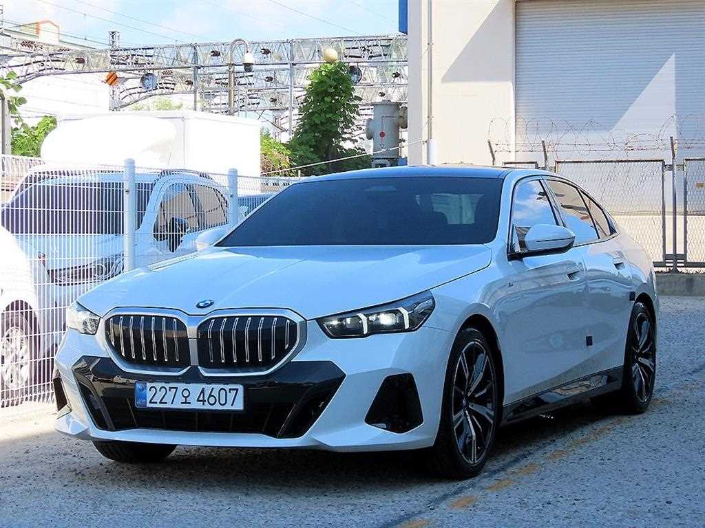 BMW 5 Series - Vista 2