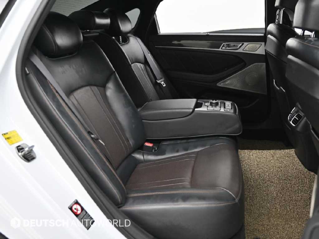 Genesis G80 - Vista 12
