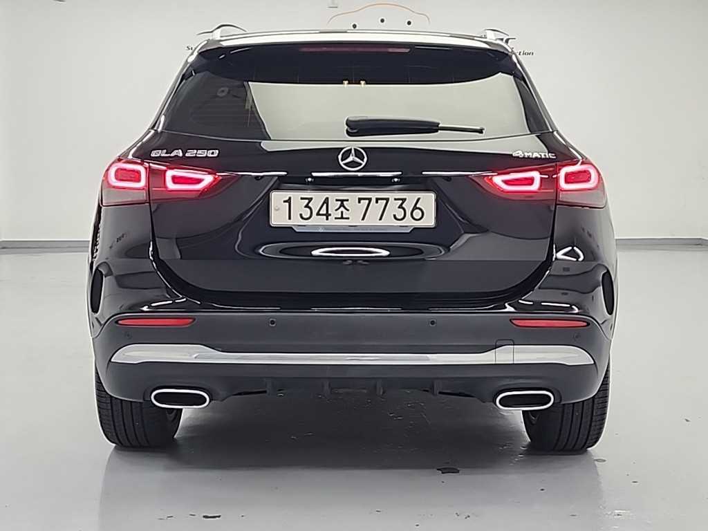 Mercedes Benz GLA Class - Vista 3