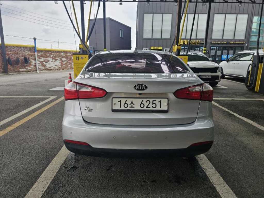 KIA K3 - Vista 5